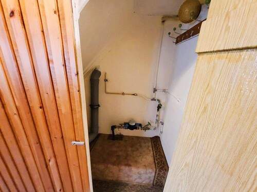 Anschluss-Kammer unter Treppe - 
