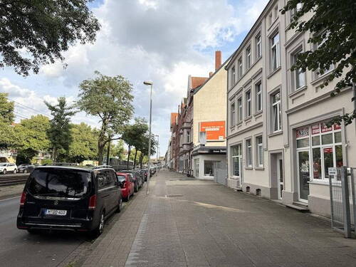 Aussenansicht Straße - 2 Zimmer Etagenwohnung zum Kaufen in Hannover