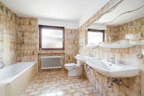 Badezimmer 1. OG - 