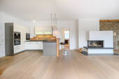 Moderne, offene Küche mit Theke - 