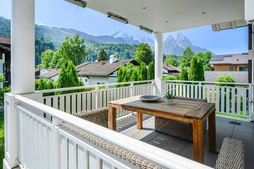 Balkon mit Süd-Ost-Ausrichtung - 