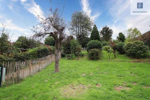 Grüne Wohlfühlwelt mit Platz für Ruhe, Spiel und Genuss - 