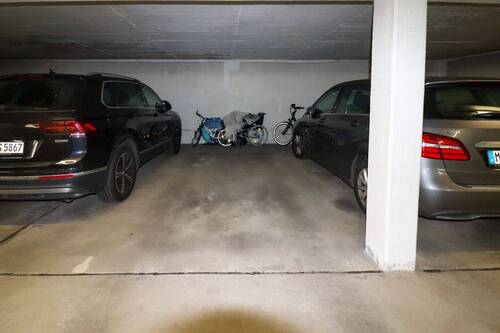 Tiefgaragenstellplatz - 