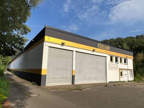 Halle - Zwei vielseitig nutzbare Hallen mit Büro- und Aufenthaltsräumen zur Vermietung in Bad Karlshafen
