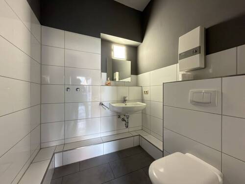 WC - Halle in Buchholz in der Nordheide