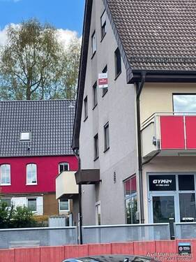 Frontansicht_5 - 3 Zimmer Etagenwohnung zum Kaufen in Schömberg