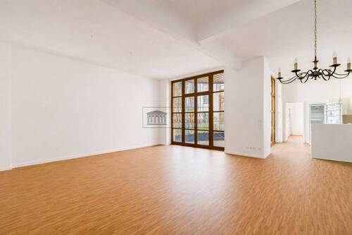 Großzügiges Wohnzimmer - 3 Zimmer Etagenwohnung zum Kaufen in Berlin