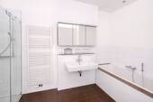 Modernes Badezimmer - 