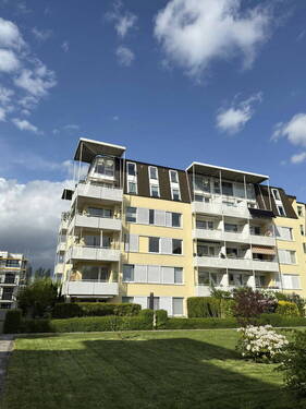 Bild 1 - Kompakt, renoviert, bezugsfrei: 3-Z.-Dachgeschosswohnung (ohne Makler)