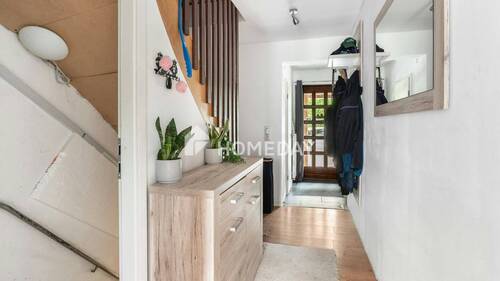 Flur 2 - 4 Zimmer Reihenmittelhaus zum Kaufen in Kiel