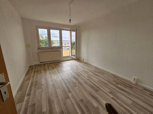 Wohnzimmer - Helle 3-Raum Wohnung mit Charme - Wohnen in der beliebten Südstadt +500€ Gutschein* sichern!