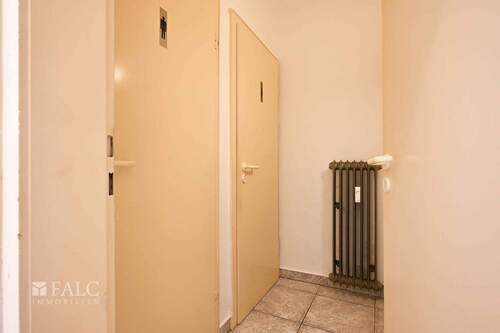 Sanitärbereich mit zwei WC-Einheiten - 