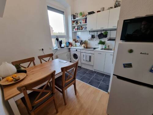 16-Foto - 2 ZIMMER - PANORAMABLICK - NEUE KÜCHE - MÖBLIERT