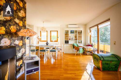 Wohnzimmer mit Essbereich - 