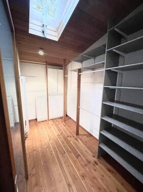 Ankleide mit Dachfenster - 