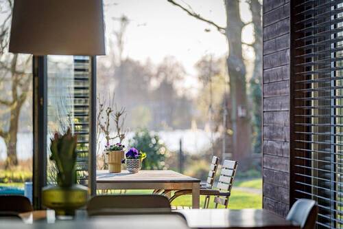 Essbereich mit Seeblick - 6 Zimmer Einfamilienhaus zum Kaufen in Falkensee