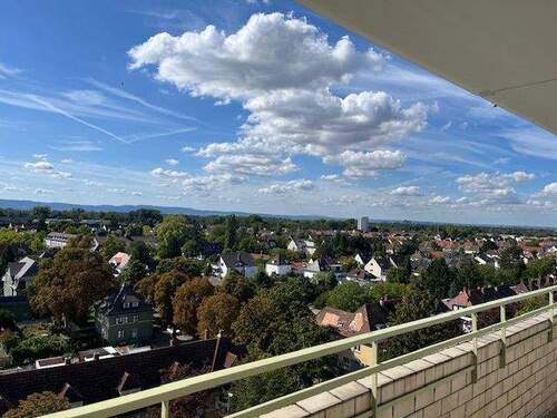 Ausblick zur Pfalz. - 