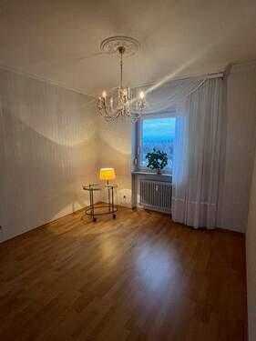 Blick zum Essplatz. - 