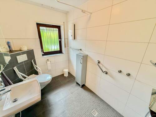 EG altersgerechtes Duschbad - 