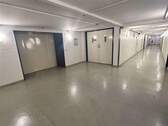 Keller Aufzug und Tor - 