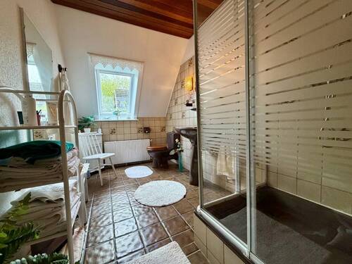 Badezimmer Dachgeschoss - 