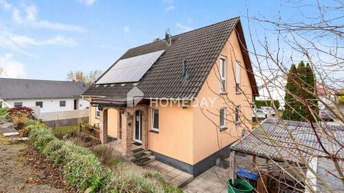 Außenansicht 2 - Modernes Einfamilienhaus mit Photovoltaik und Garage in naturnaher Lage