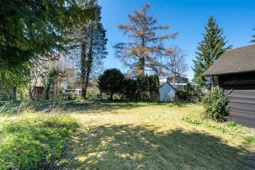 Blick_in_den_Garten - Grundstück in Pullach zum Kaufen