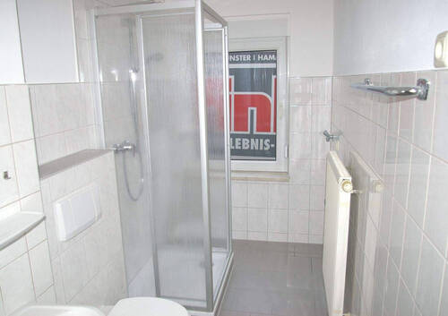 Bad mit Dusche - Etagenwohnung mit 59,00 m&sup2; in Kahla zur Miete