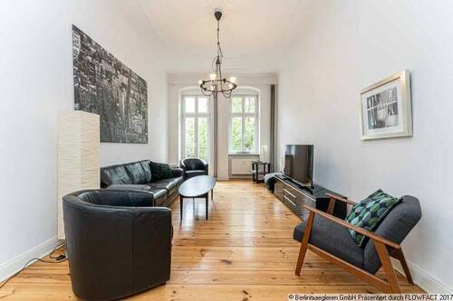 Wohnzimmer - 4 Zimmer Etagenwohnung zum Kaufen in Berlin