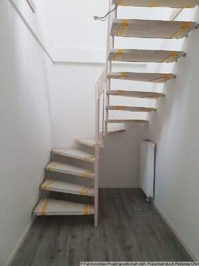 Flurbereich Treppenaufgang - 3 Zimmer Etagenwohnung zur Miete in Buxtehude