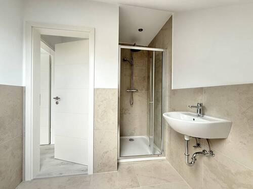 Badezimmer Ansicht 2 - 