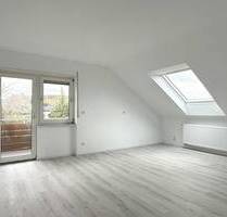 Neu renovierte 4-Zimmer-Dachwohnung mit Balkon und Blick ins Grüne - ruhiges Wohnen nahe Bretten - Kürnbach