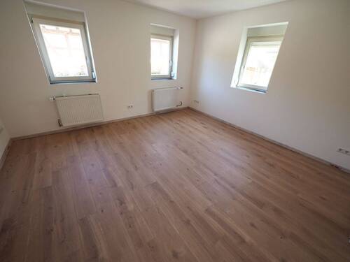 Ansicht Wohnzimmer.JPG - Sanierte Wohnung mit Altbau-Charme