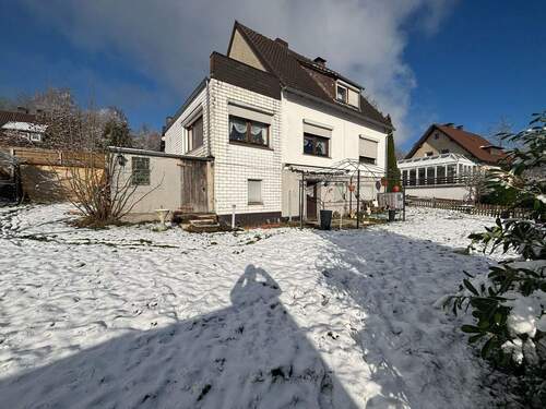 Ansicht hinten - 9 Zimmer Mehrfamilienhaus, Wohnhaus zum Kaufen in Holzminden Neuhaus