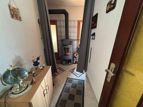 EG Flur - Mehrfamilienhaus, Wohnhaus mit 128,00 m&sup2; in Holzminden Neuhaus zum Kaufen