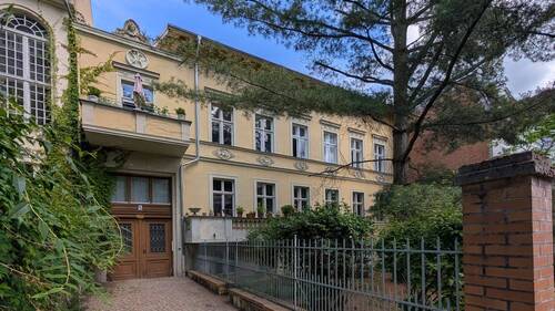 Straßenansicht - Stilvolle 3-Zimmerwohnung in der Jägervorstadt - bezugsfrei ab 01.09.2026