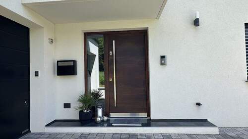 Hauseingang - Einfamilienhaus mit 159,00 m² in Werneck zum Kaufen