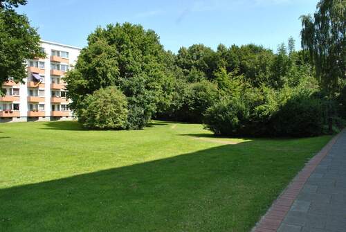 Gartenflächen der Anlage - 1 Zimmer Etagenwohnung in Bremen