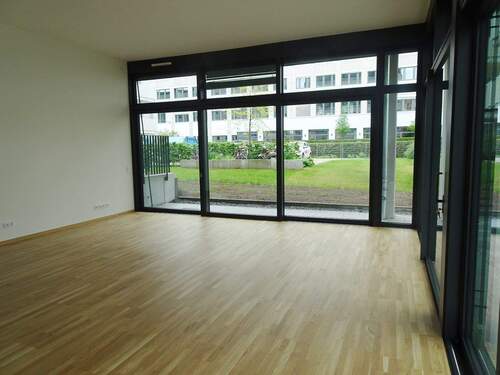 Wohnen - Terrassenwohnung mit 103,00 m&sup2; in Frankfurt am Main zur Miete