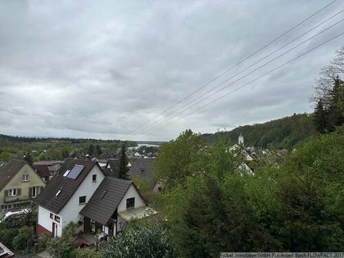 Blick in die Schweiz - Freistehendes 2-Familienhaus Südhanglage