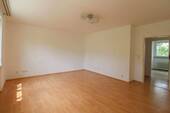 04 Wohnzimmer Bild 3 - Etagenwohnung mit 74,00 m² in Aarbergen zum Kaufen