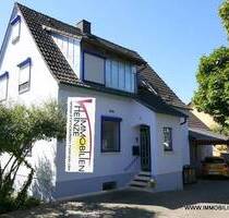 # Schönes Anwesen, Photovoltaik, viele Freisitze, Einliegerwohnung, Carport, Garten - Frei 2026! - Zapfendorf