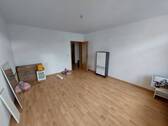 das Wohnzimmer - Etagenwohnung mit 56,00 m² in Hainichen zur Miete