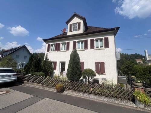 Titelbild - Freistehendes Einfamilienhaus mit Garten und Garage in Nagold-Gündringen