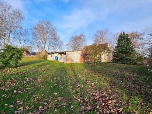 Blick über das Grundstück.jpg - 