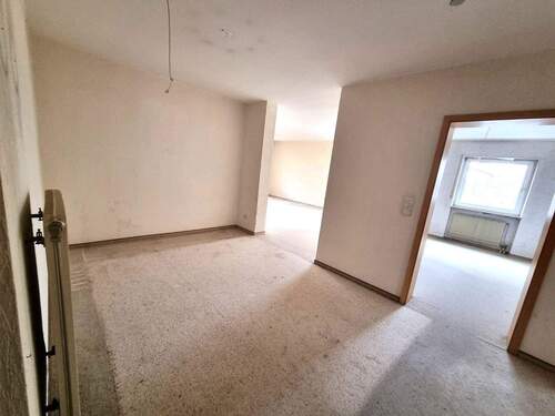 Diele - Etagenwohnung mit 110,00 m&sup2; in Amberg zum Kaufen