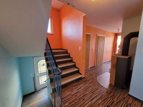 Treppenhaus.jpg - Einfamilienhaus mit 190,00 m&sup2; in Riedenheim zur Miete