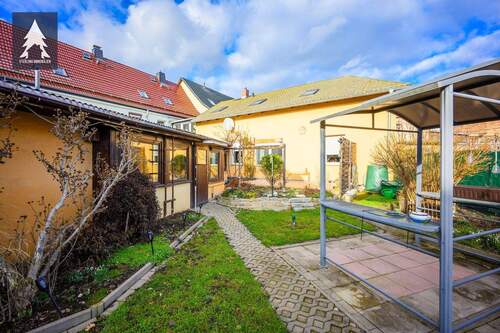 Garten - 1 Zimmer Mehrfamilienhaus, Wohnhaus zum Kaufen in Aschersleben