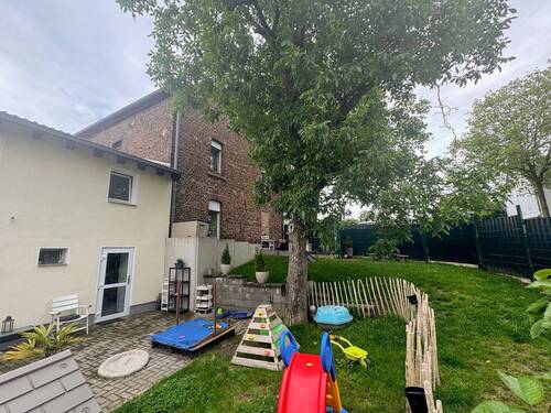 Wohnhaus - Gewerbeobjekt (Büro, Produktion, Verkauf) in Hennef / Uckerath