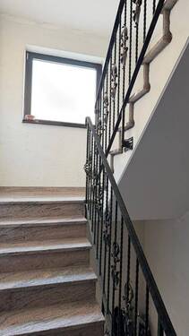 Treppenhaus - 6 Zimmer Einfamilienhaus zum Kaufen in Kaiserslautern